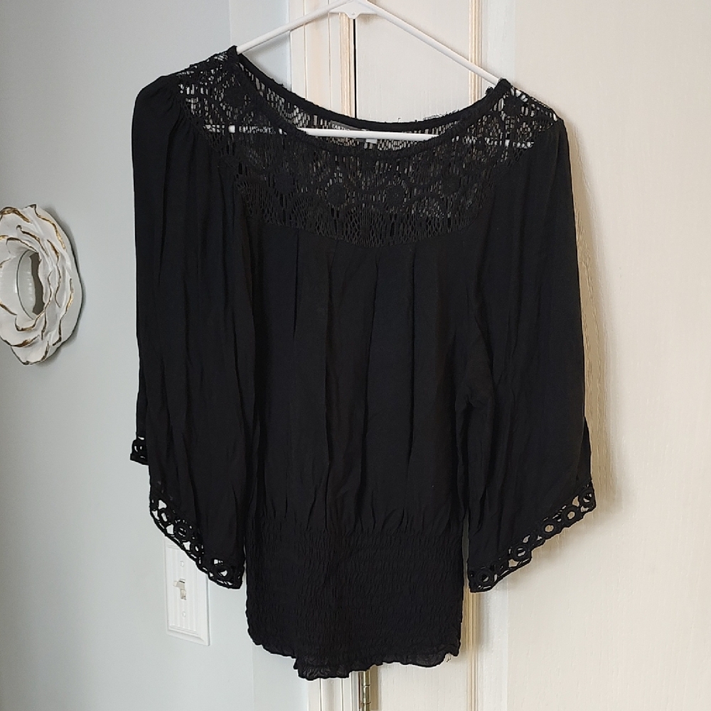 Earthbound Trading Elegant Black Crochet Women's Top